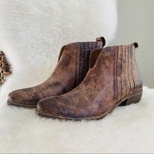 DIba True Brown Distressed Boots 8.5 - Never Worn